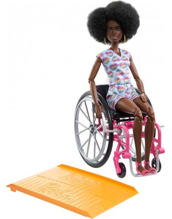 BARBIE FASHIONISTA MORENA...